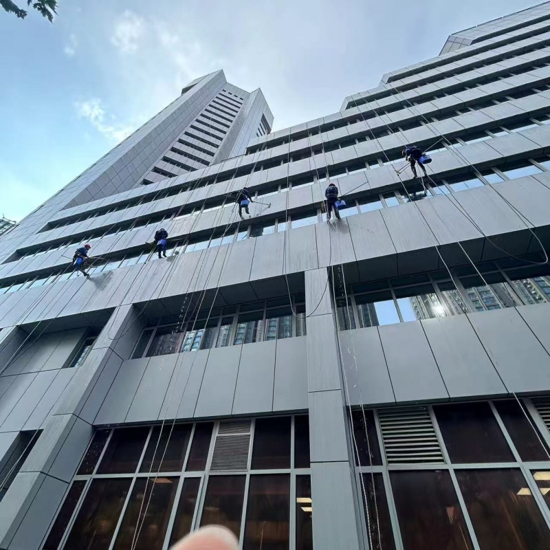 光谷金融中心外墻清洗